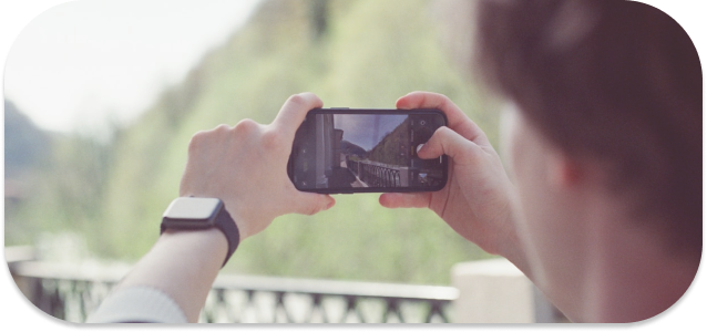 Taking photo with ViralSpoon